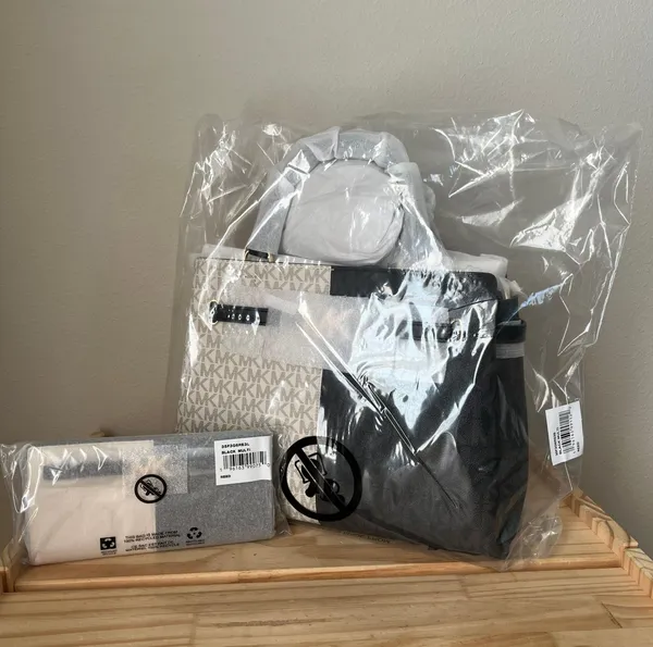 Michael Kors Set - Image 15