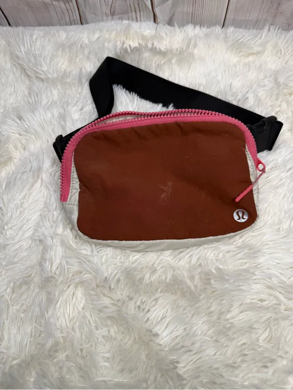 Lululemon Everywhere Belt Bag *1L -- OS -- Dark Terracotta/White Opal - Image 2