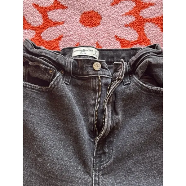 Abercrombie black high rise jeans - Image 2