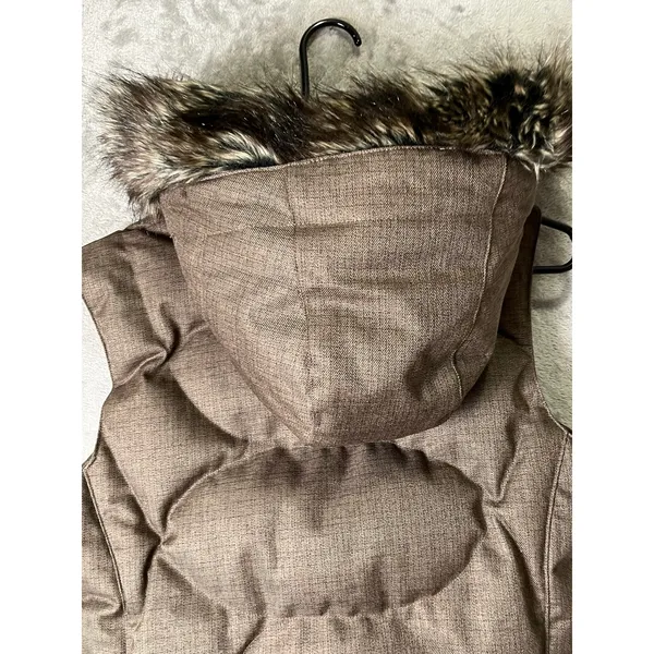 The North Face 600 Down Quilted Vest Women's Small Removable Faux Fur Hood Brown - Image 4