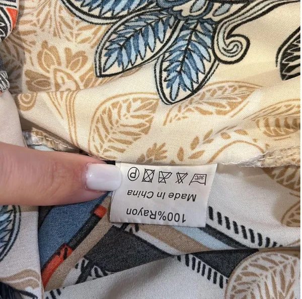 Shorts Size L - Image 3