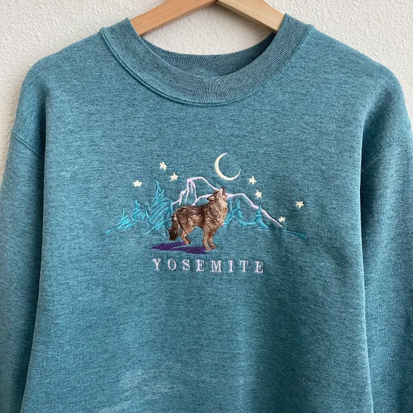 Vintage 90s Blue Yosemite Embroidered Wolf Mountain Crewneck Pullover Sweatshirt - Image 3