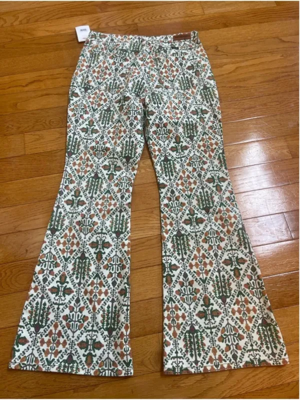 NWT Wrangler Fierce Flare Jeans Floral Pattern High Rise Boho Retro Style Sz 12 - Image 6