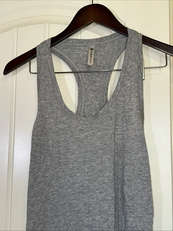 Fabletics Lightweight Grey Racerback Tank Top M - Image 2
