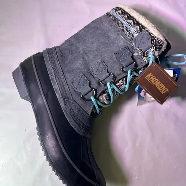 Khombu Women's Winter Boots with Blue Laces - Image 9