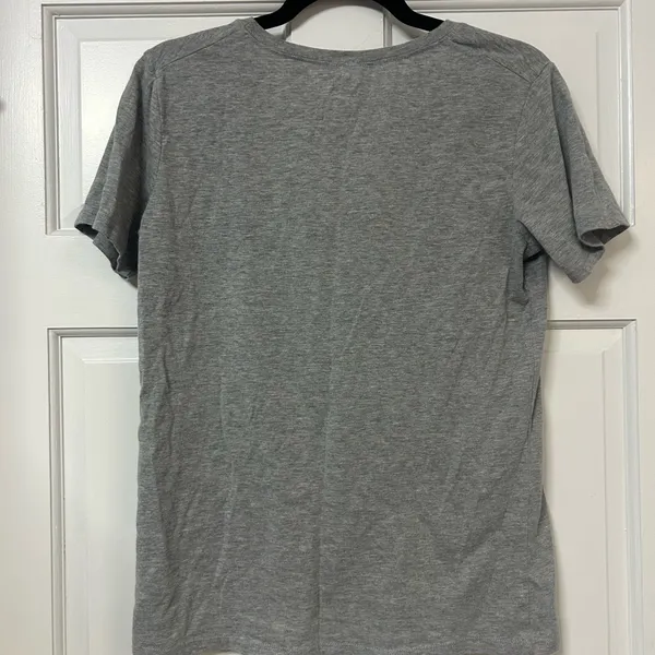 Disney Minnie Mouse Gray Tee with Red and Blue Accents - Image 2