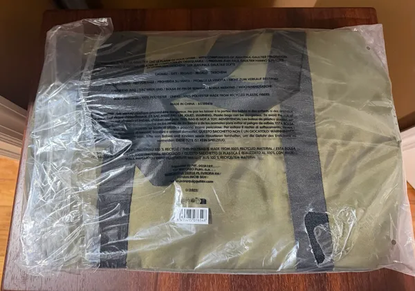 Army green duffel bag NWT - Image 10