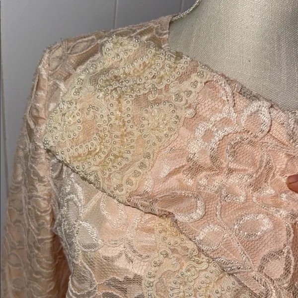 Christian Dior Elegant Lace Overlay Peach Dress Set - Image 5