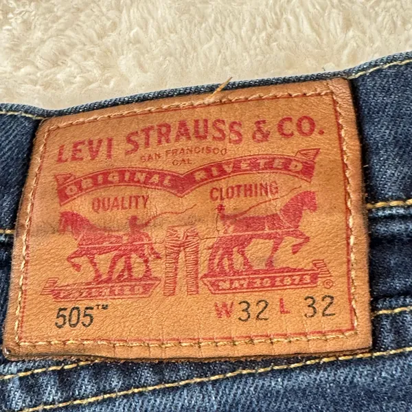 Levi's Shorts Womens W 32 Dark Wash Blue Denim Cut Offs 501 Distressed Vtg - Image 5