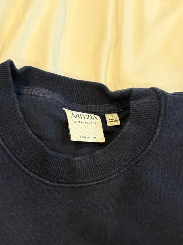Aritzia Crewneck  - Image 3