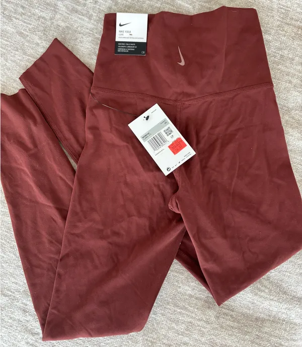 Nike Yoga Luxe Dri-Fit Women’s - Image 2