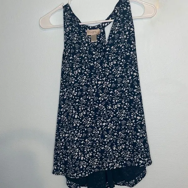 Loft Women's Green and White Blouse sleeveless - Image 2