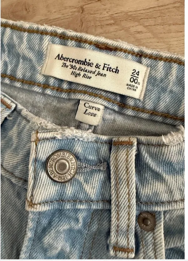 Abercrombie Jeans - Image 2