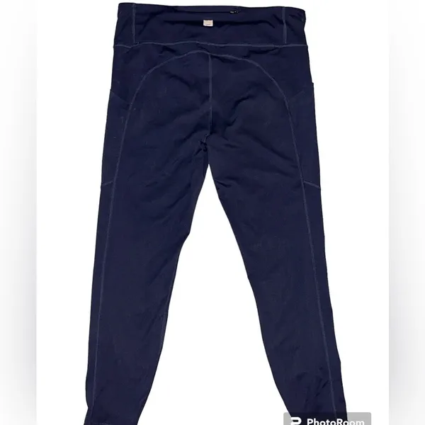 VUORI STRIDE LEGGINGS. NAVY BLUE GUC. Waist 14”, length 34”, inseam 24” - Image 2