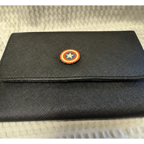 Buckle Down‎ Fold Over Black Wallet Captain America Shield Metal Emblem NWT - Image 6