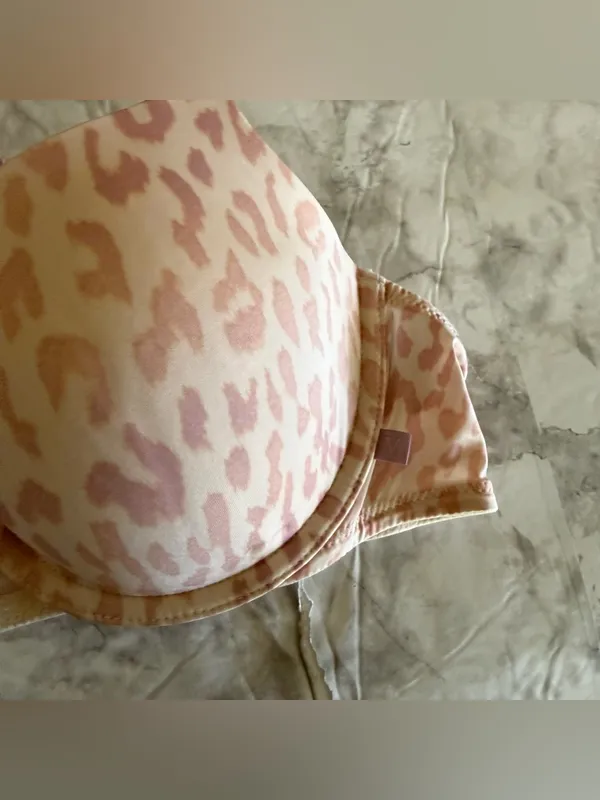 NWOT Victoria Secret Women’s Pink Leopard print Bra - Image 2