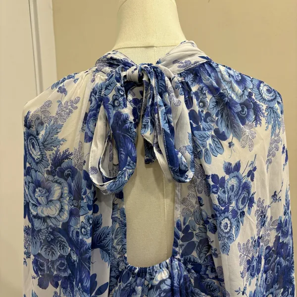 Maeve Anthropologie Blue White Floral‎ Sheer Tunic Blouse High Neck Tie Back L - Image 10