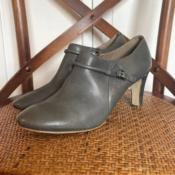 Ecco Nephi buckle leather bootie grey - Image 2