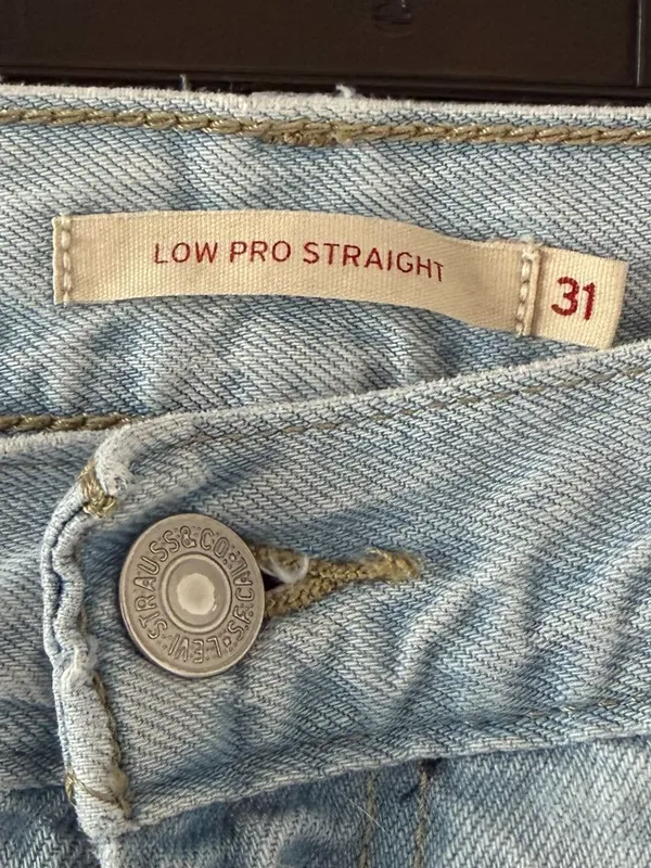 Levi Jeans Low Pro Straight - Image 4