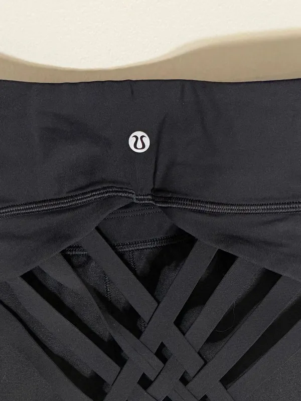 NEW Lululemon Free To Be Moved Bra Size 12 NWOT - Image 5