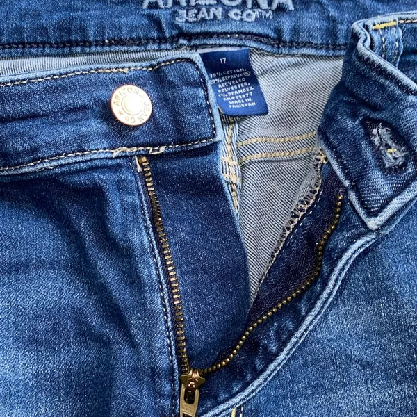 Arizona Jean Co. Women's Shorts Size 17 - Image 3