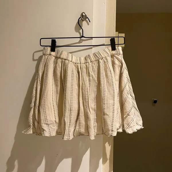 NWOT urban outfitters cute cotton mini skirt with elastic back - Image 3