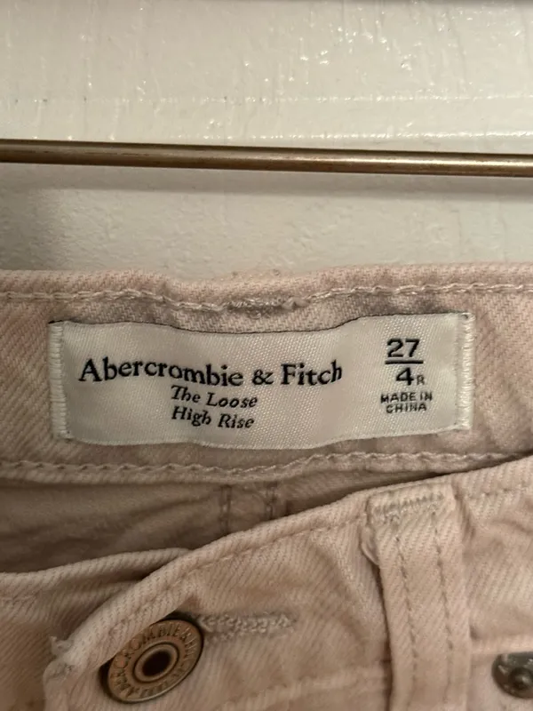 Abercrombie & Fitch The Loose High Rise Jeans in Beige - Image 4