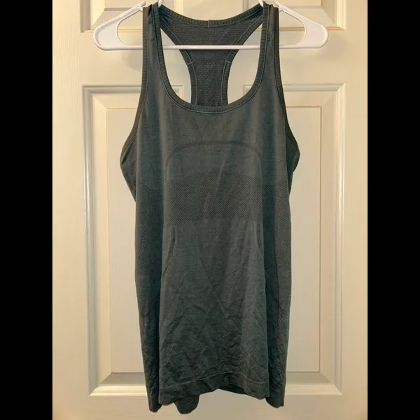 Lululemon Swiftly Tech Racerback Tank Top Size 10 Green Hip Length - Image 2