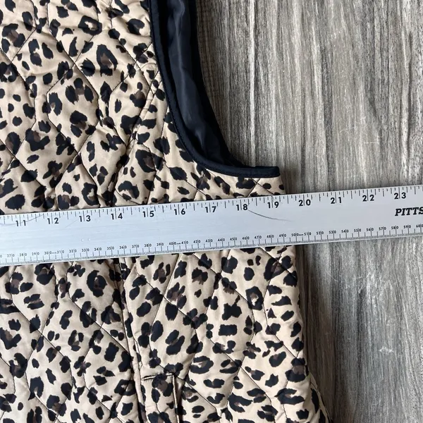 Croft & Barrow Women's L Full Zip Leopard Cheetah Animal Print Quilted Vest #132 - Image 10