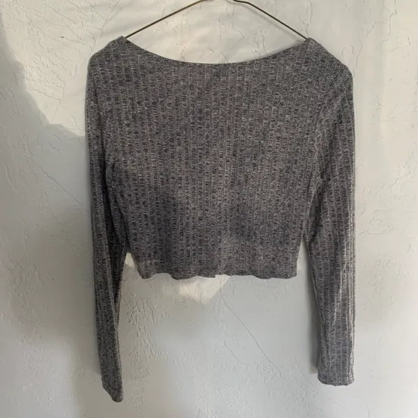 SheIn Gray Long Sleeve Crop Top - Image 2