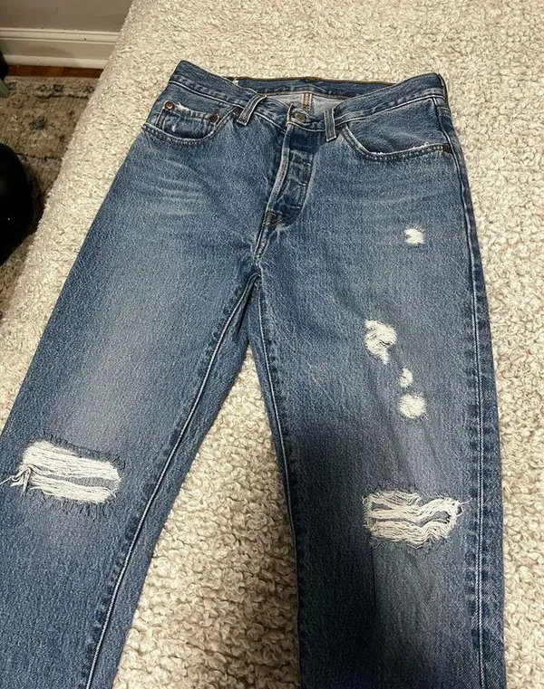 Levi's 501 Original Fit jeans - size 26 x 30, medium wash - Image 4