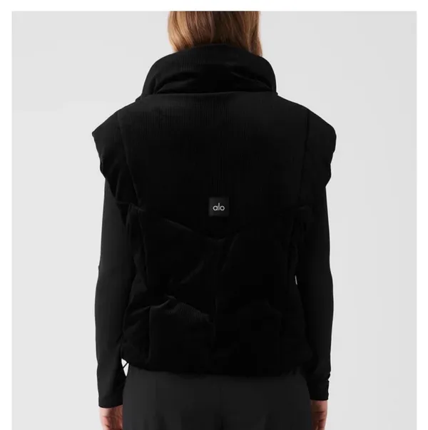 Alo Yoga Ribbed Velour Mountain Side Puffer Vest Small - Image 12