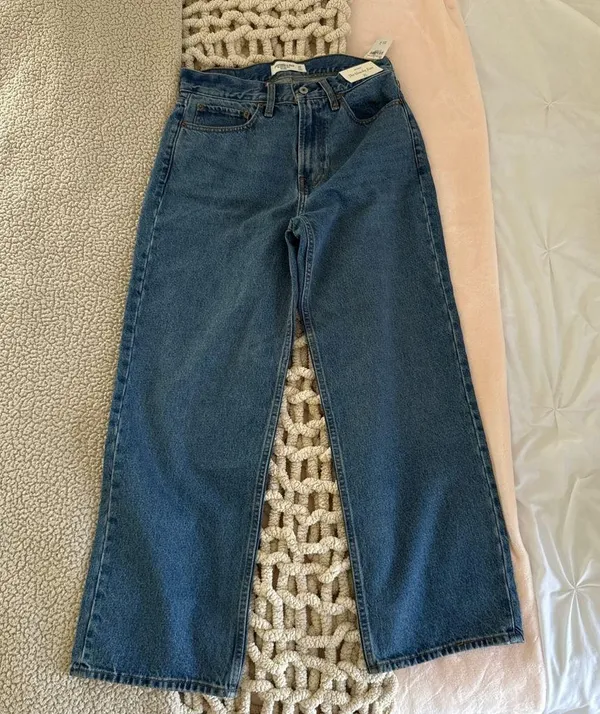 abercrombie mid rise slouchy jeans - Image 2