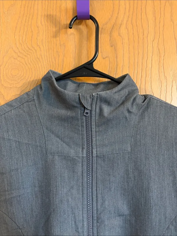 mandala Women’s‎ Gray Modern Two Pocket Scrub Jacket Small - Image 5