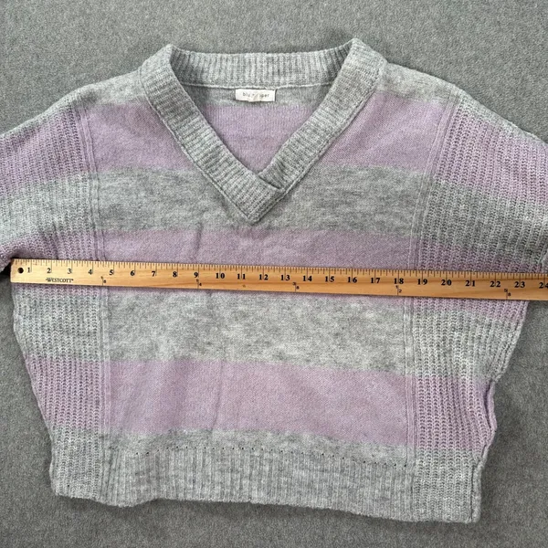 Blu Pepper V-Neck Stripe Pullover Sweater Women's Medium Gray/Purple Knit Boxy - Image 7