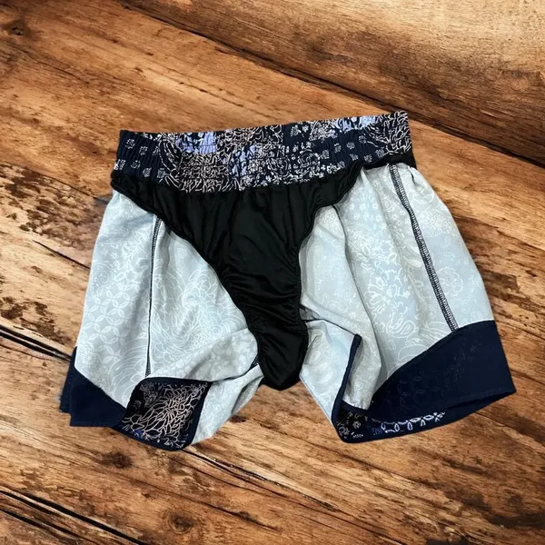 Maurices In Motion Womens Blue Patchwork Paisley Floral Running Shorts‎ Medium - Image 3