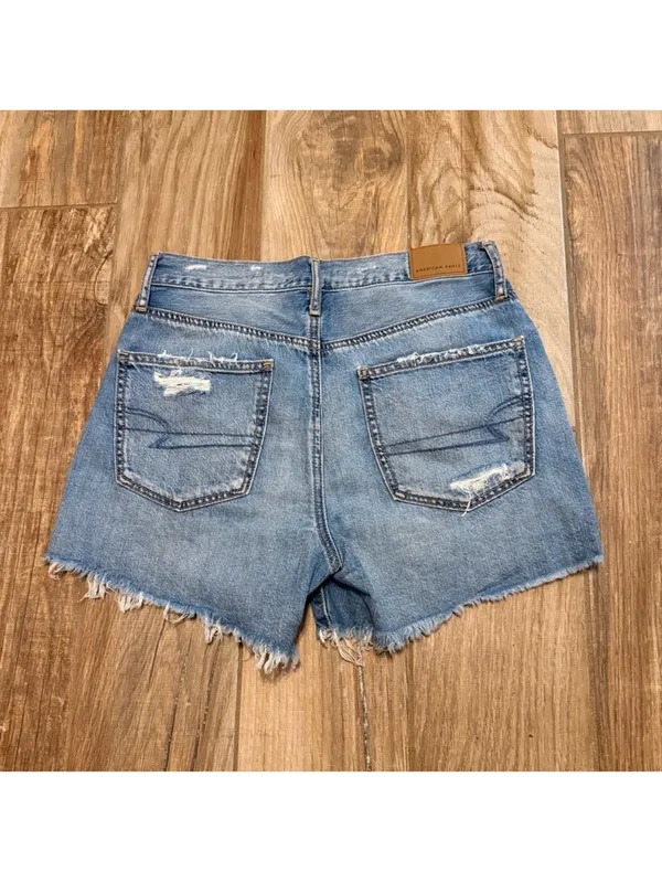 American Eagle 90s Boyfriend Shorts - Image 4