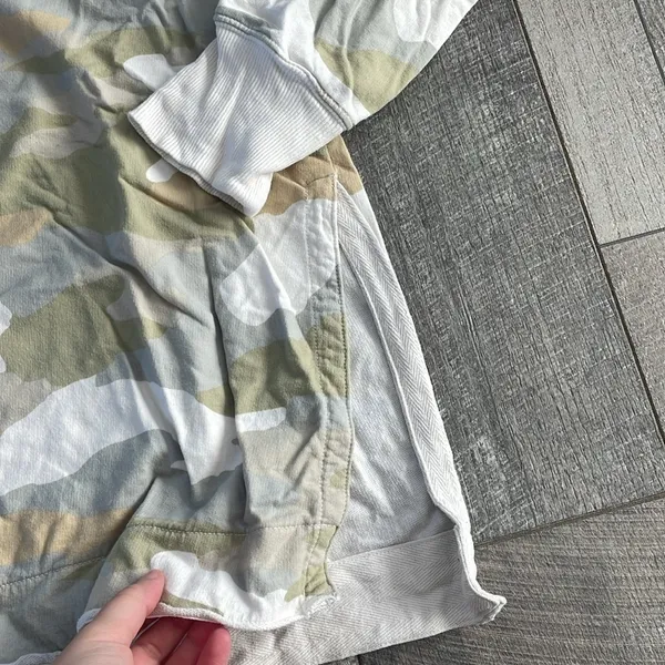 Aerie Size Medium Oversized Desert Camouflage Hooded Light-weight Sweatshirt - Image 4