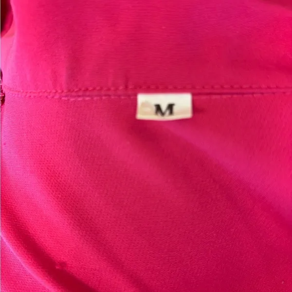 Hot Pink‎ Cropped Short Sleeve Blazer Top with Silver Snap Buttons Size M - Image 4