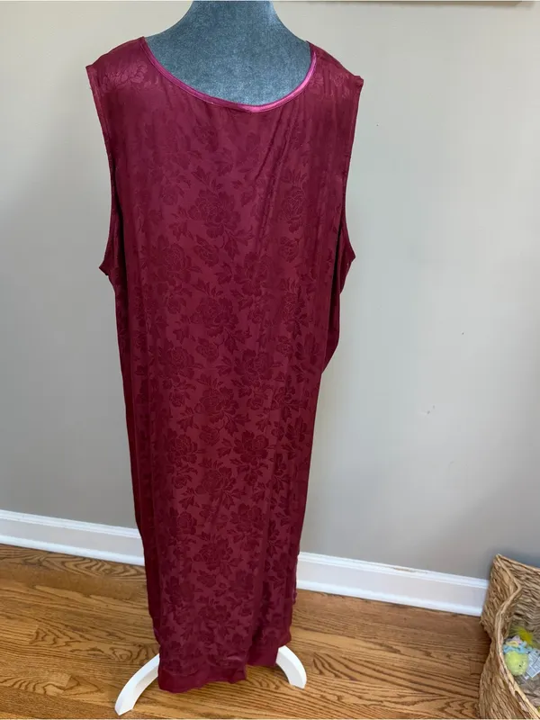 April Cornell Too! Vintage burgundy Maroon sleeveless maxi dress floral embossed - Image 4