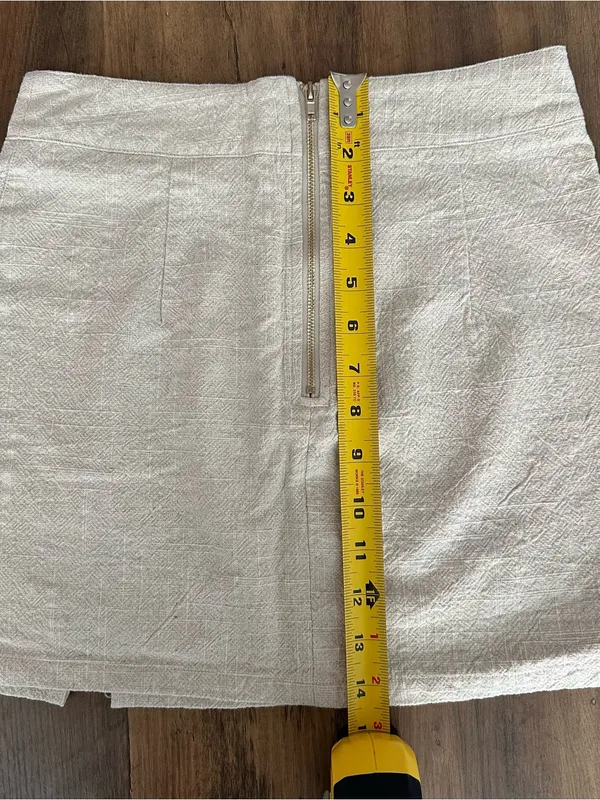 Lioness Linen Mini Skirt - Image 4