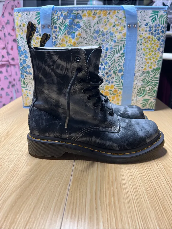 Dr. Martens 1460 Pascal Tie Dye Printed Suede Boots Black Gray Women’s 7 - Image 7