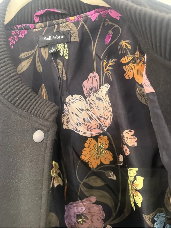 Well Worn Black Bomber Jacket size large fall coat feminine preppy gift varsity - Image 4
