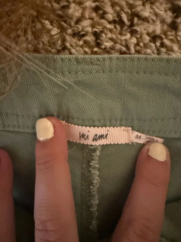 Green shorts Size M - Image 3