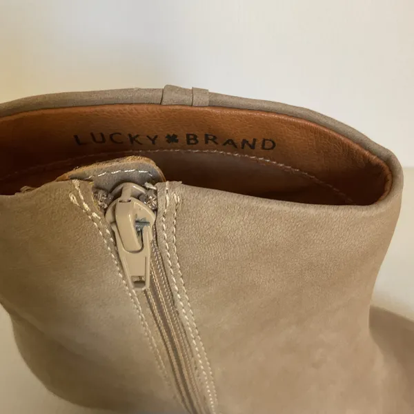 Lucky Brand Ankle Boots 6.5M Tan Faux Leather Western Booties Zip Side Stitching - Image 9