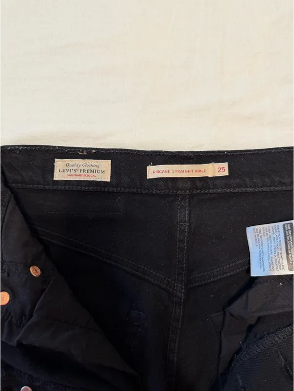 Levi’s Ribcage Straight ankle Jeans - Image 6