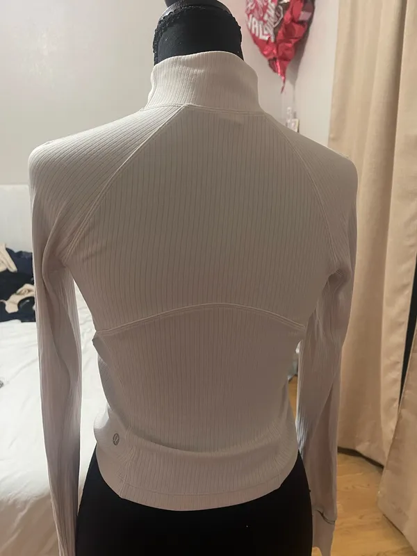 Lululemon top  - Image 4