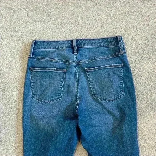 Universal Threads blue distressed high rise skinny jeans in size 4 / 27 - Image 4