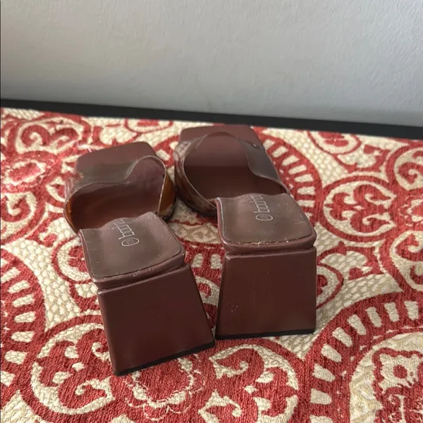 Boohoo Chocolate Brown Heeled Triangle Block Mules - Image 4