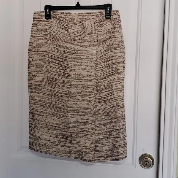 Zara Woman Skirt Size 8 - Image 3